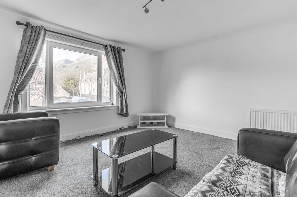 Property photo 3 of 12 9Menstriepl-0026