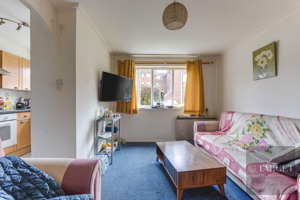Property photo 2 of 9 Linnet Close Wm-5.Jpg