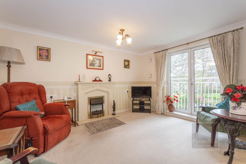 Property photo 2 of 12