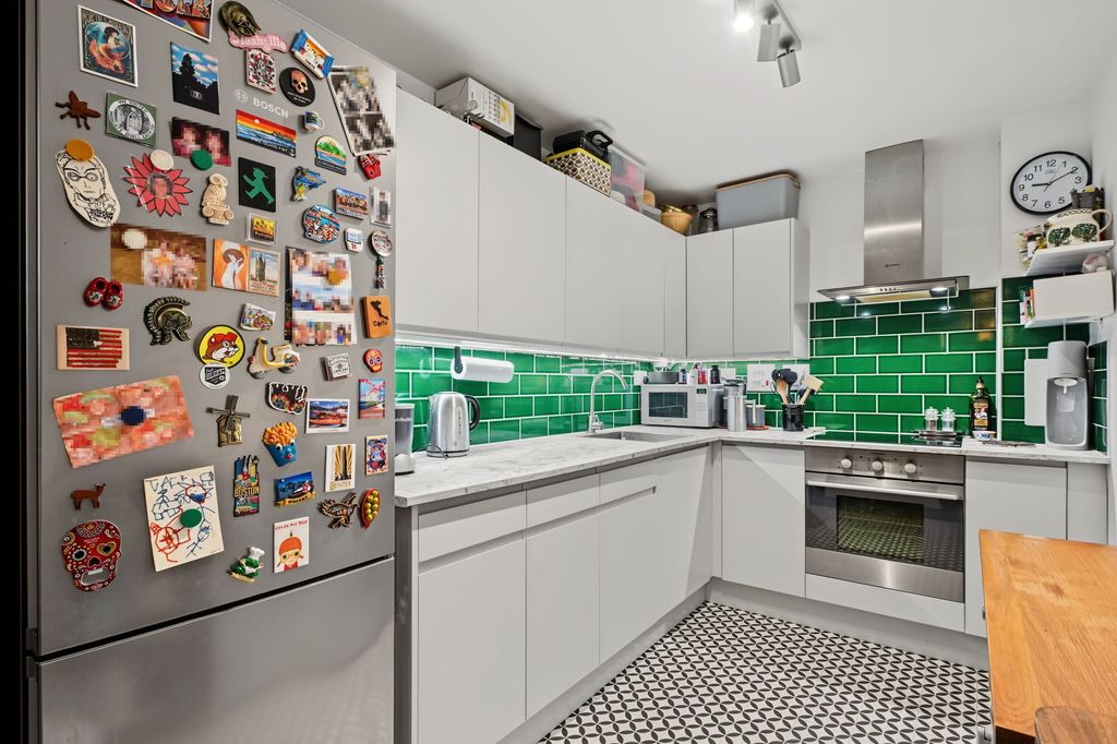 Property photo 2 of 12