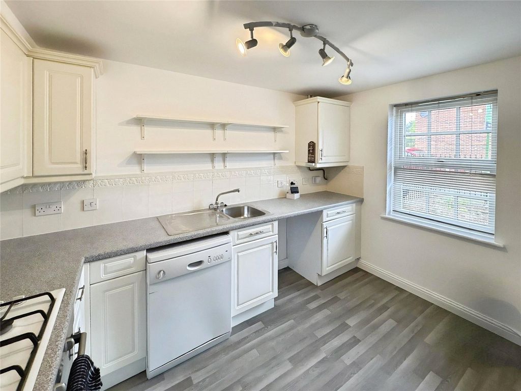 Property photo 3 of 15 Kitchen