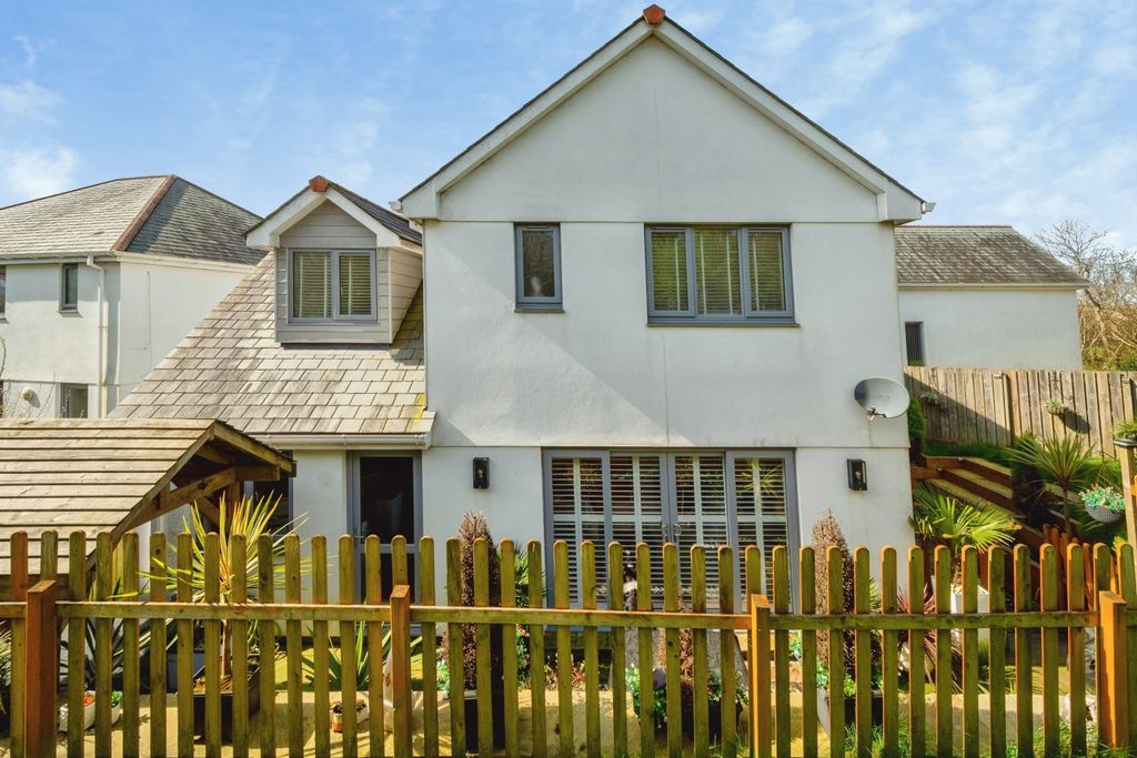 Property photo 2 of 24