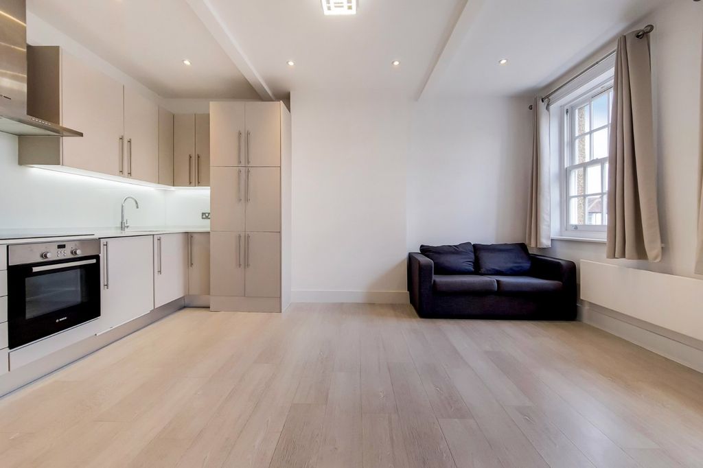 Property photo 2 of 9 Picture No. 16