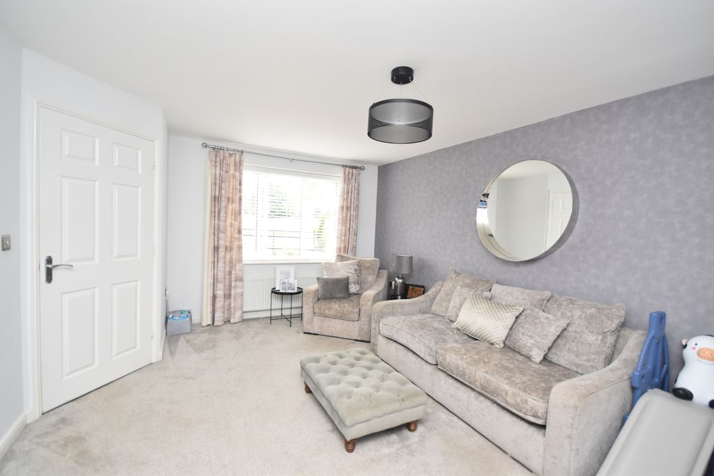 Property photo 2 of 13 Lounge