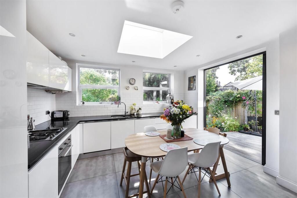 Property photo 2 of 15 13658_33748123_Img_00_0000.Jpeg