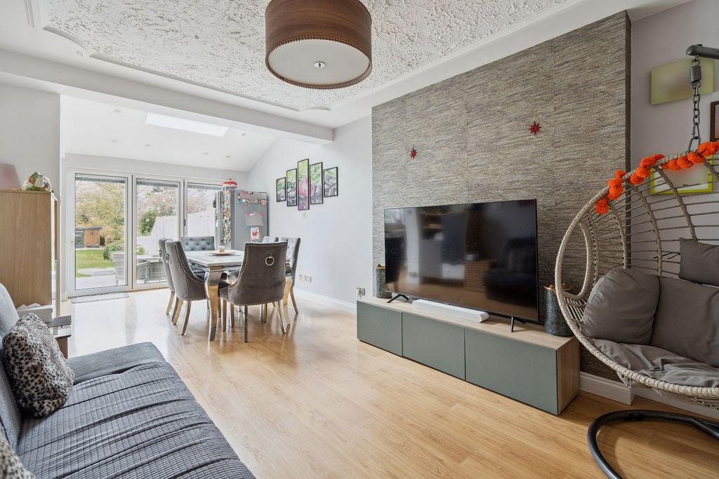 Property photo 2 of 26