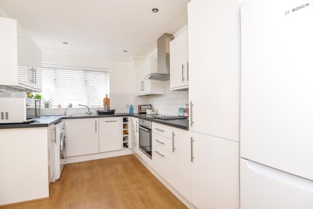 Property photo 2 of 8 Kitchen