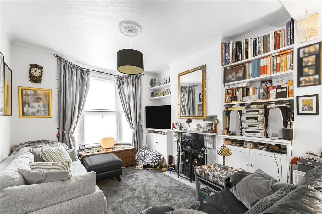 Property photo 2 of 31 2