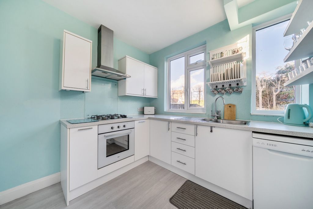 Property photo 3 of 11 1388209-4-6939d67...