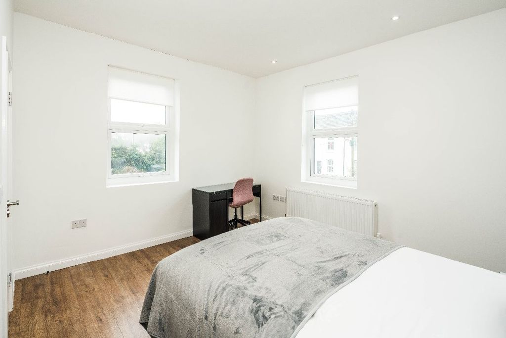 Property photo 3 of 36