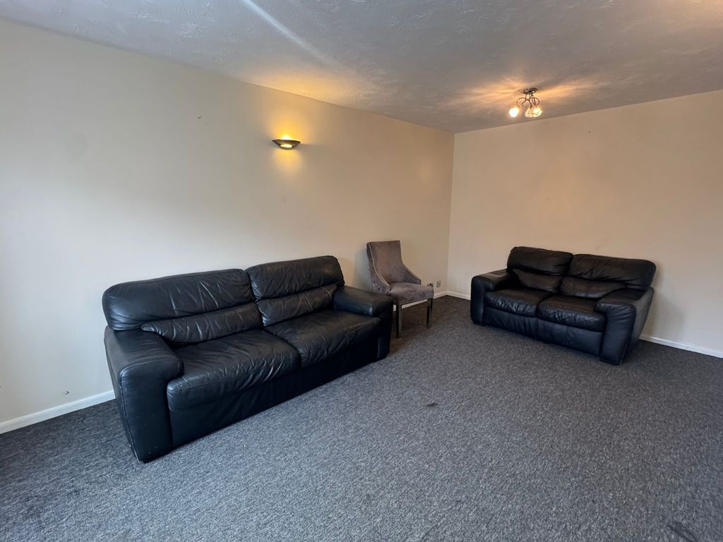 Property photo 1 of 6 Photo 10