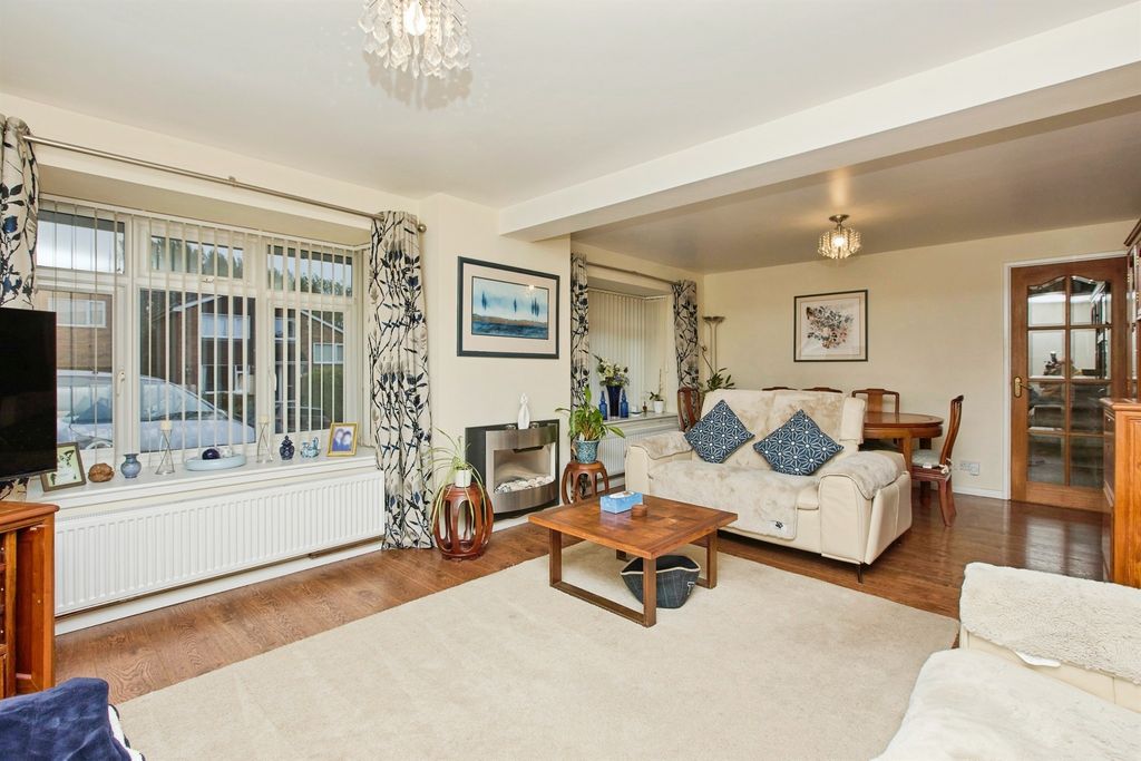 Property photo 2 of 30