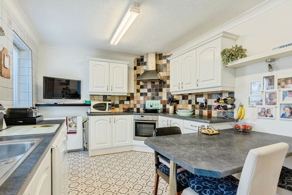 Property photo 2 of 31 Pbox-Img.Jpg