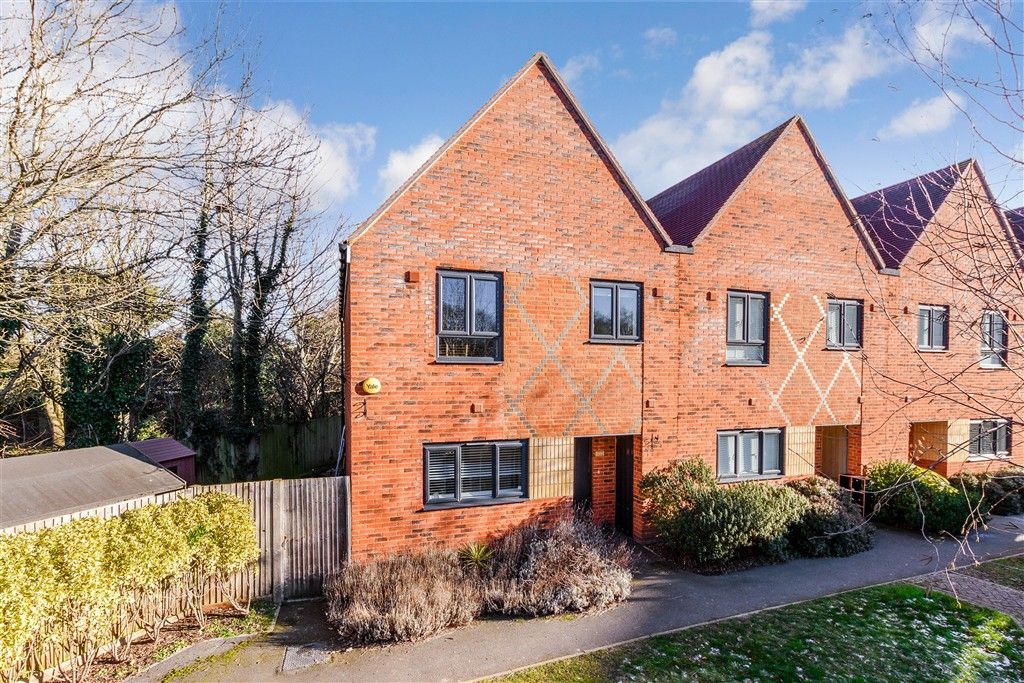 Property photo 1 of 11 External (Web)