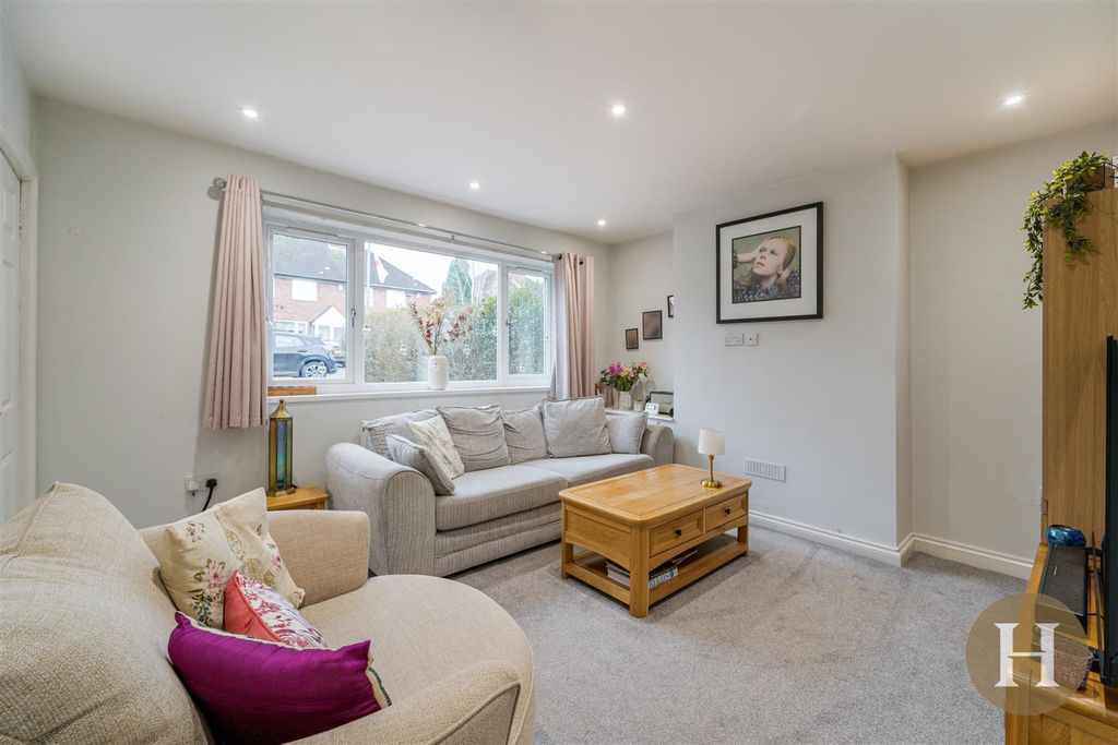 Property photo 2 of 23 Hadleigh Estate Agents-2.Jpg