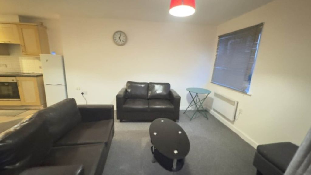 Property photo 2 of 11
