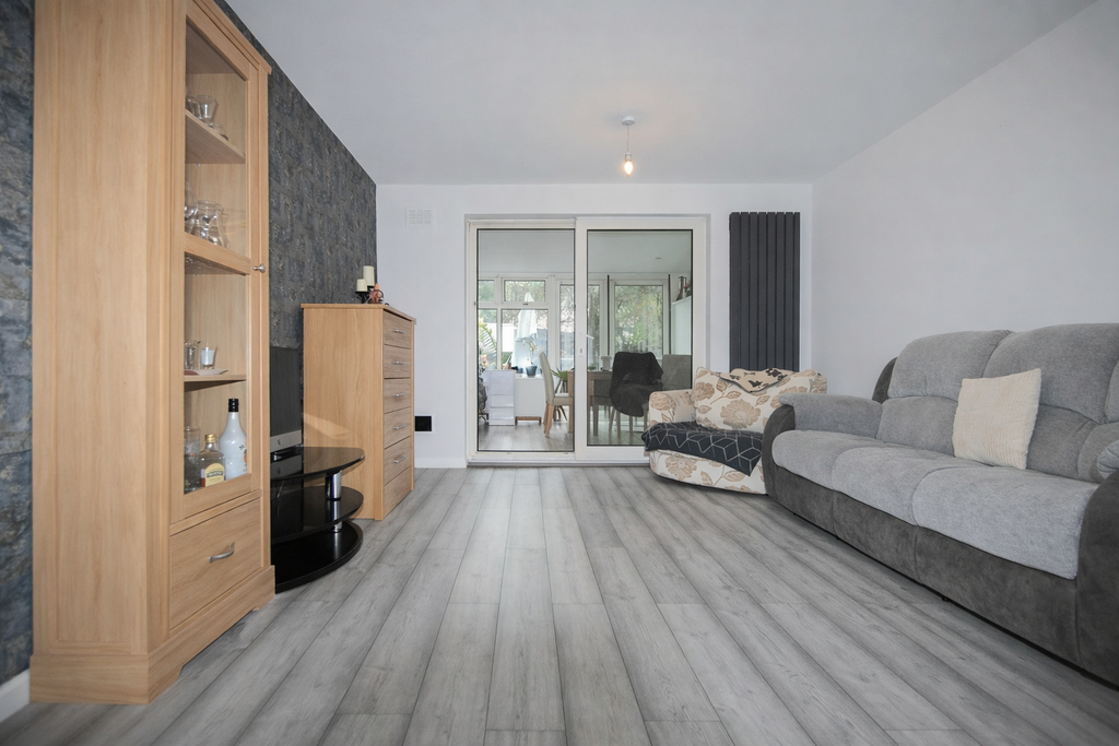 Property photo 3 of 12 8BA9CE73-E063-440E-8338-CE8BBC31Ddc0