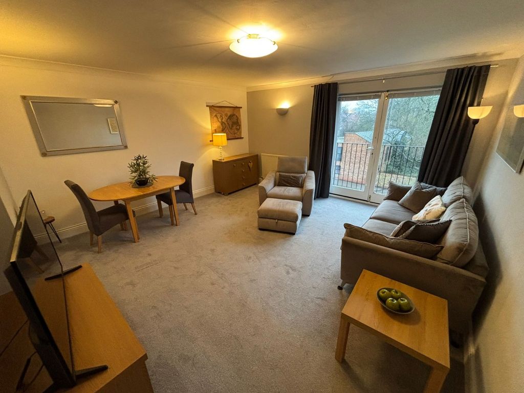 Property photo 2 of 8 Lounge