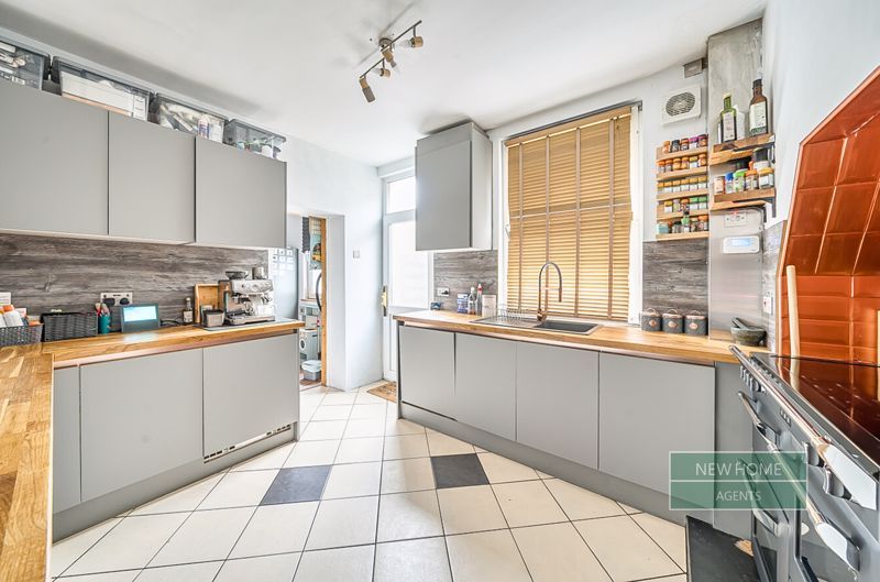 Property photo 3 of 20 Photo 17