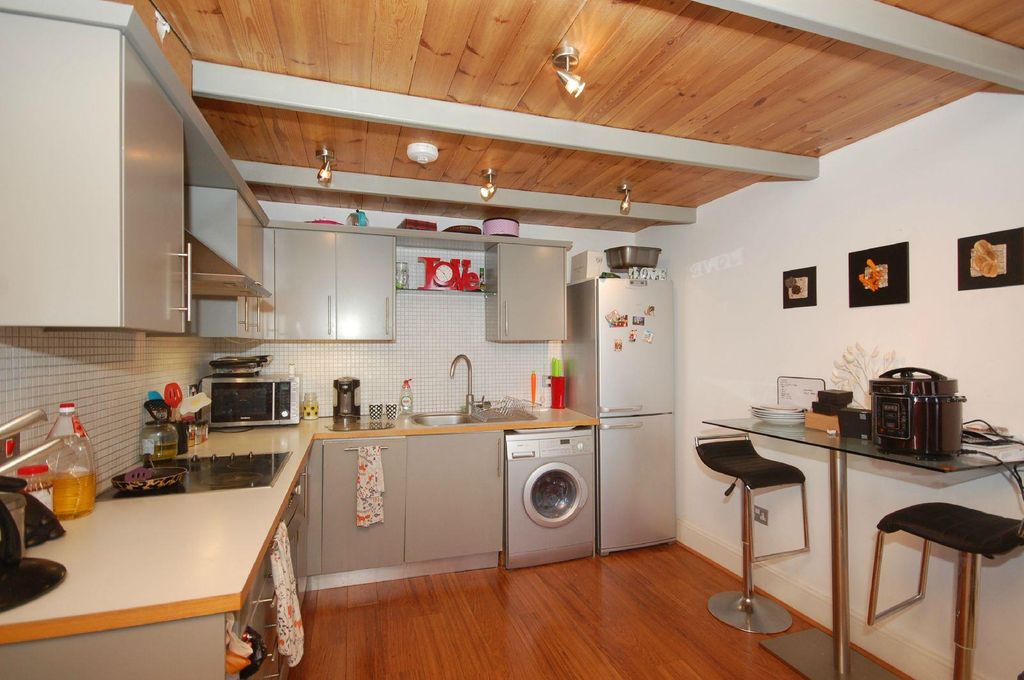 Property photo 3 of 5 Kitchen.Jpg