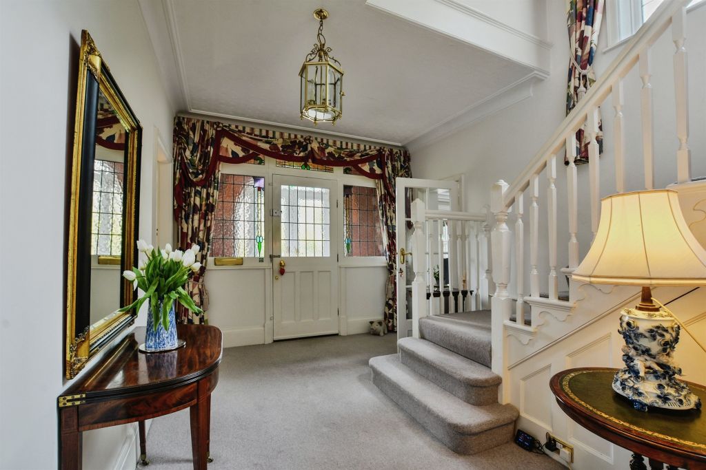 Property photo 2 of 35