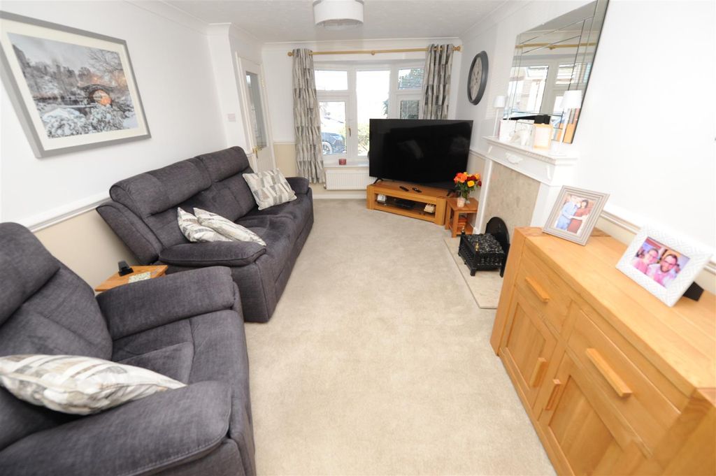 Property photo 2 of 35