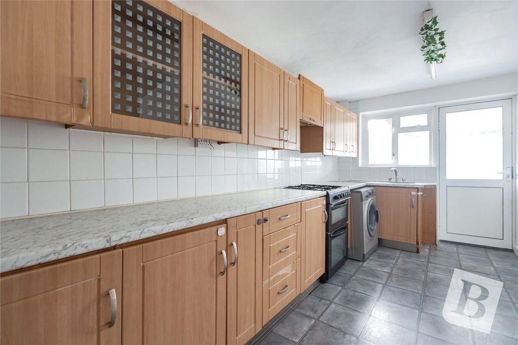 Property photo 2 of 15 Kitchen