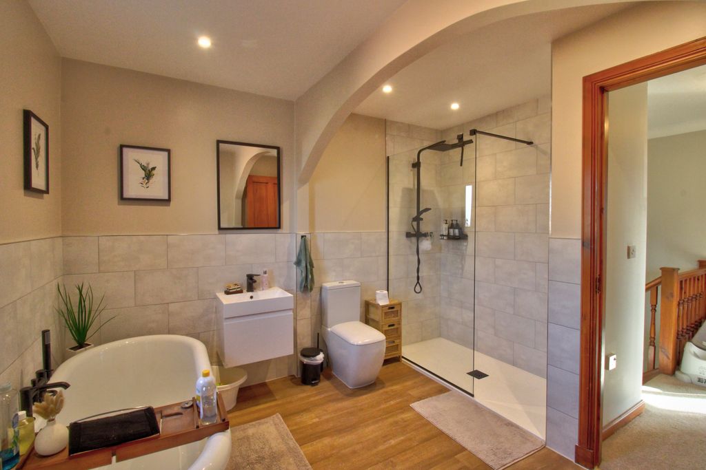 Property photo 3 of 35 Img_1715_6_7