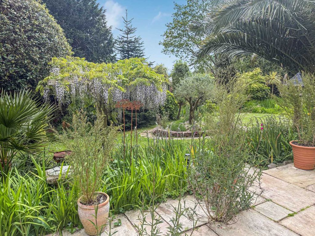 Property photo 1 of 37