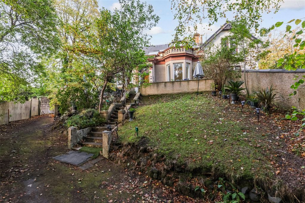 Property photo 2 of 27 1A