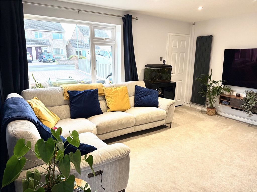 Property photo 3 of 17 Picture No. 02