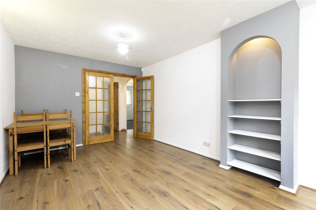 Property photo 3 of 19 Picture No. 06