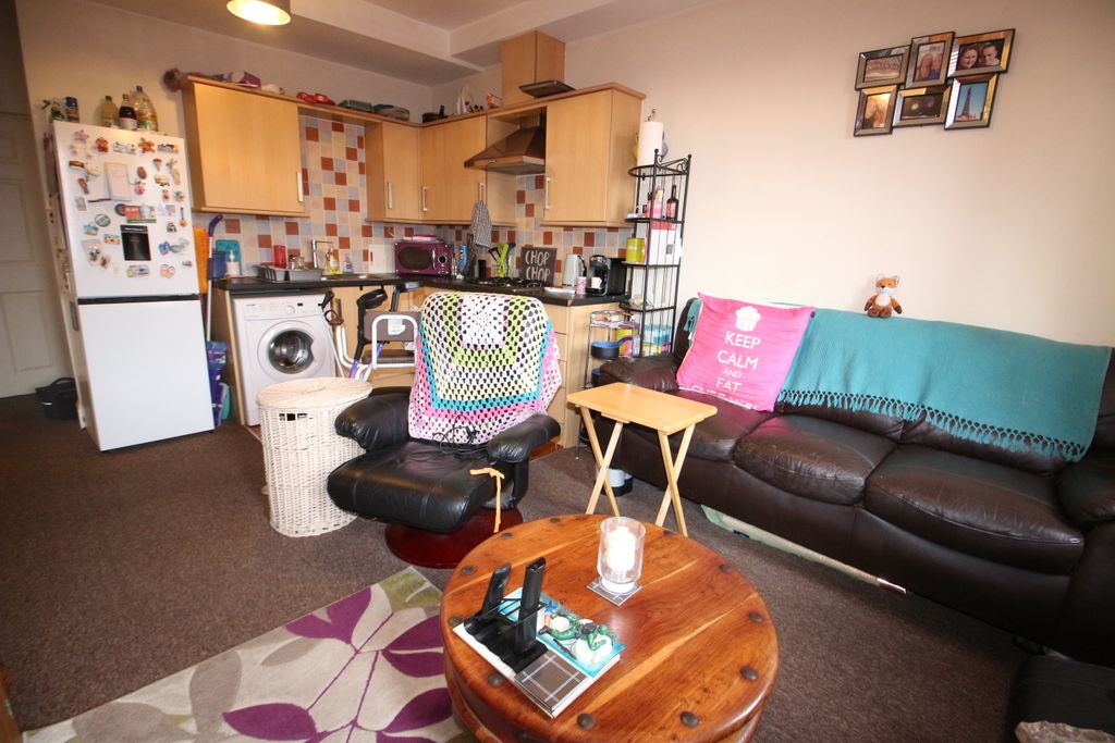 Property photo 3 of 7 Open Plan Living Accommodation