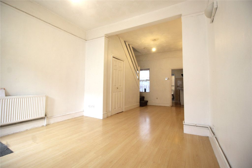 Property photo 3 of 7 Picture No. 02