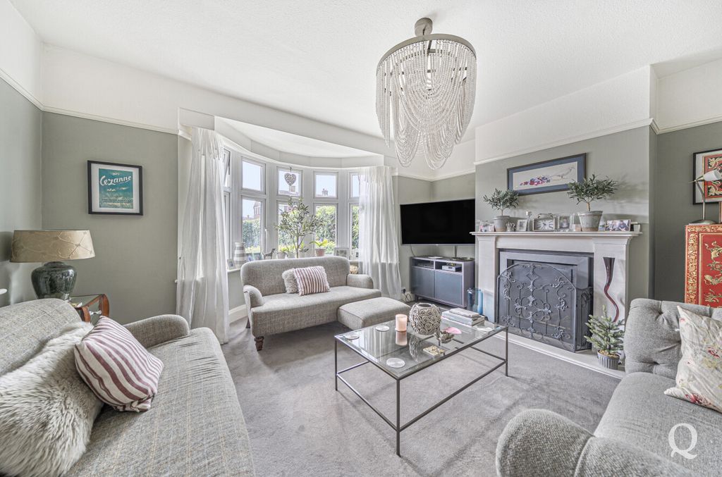 Property photo 2 of 22 53Af56E9-F73E-425...