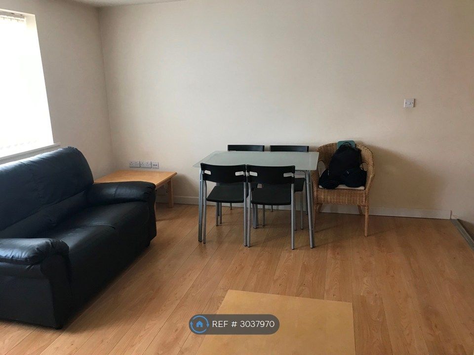 Property photo 2 of 6 Living Area