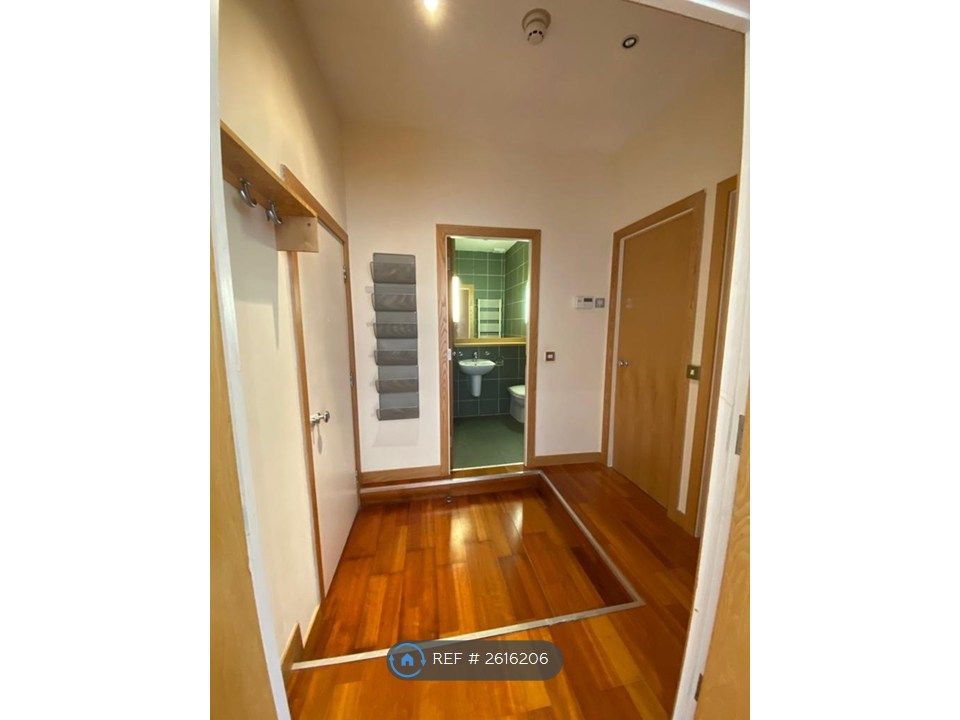 Property photo 2 of 7 Entrance