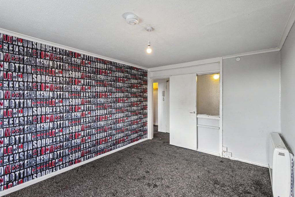 Property photo 3 of 11 Flat 86, Benwell Close, Benwell Grange, Newcastle Upon Tyne, Ne15 6Rz