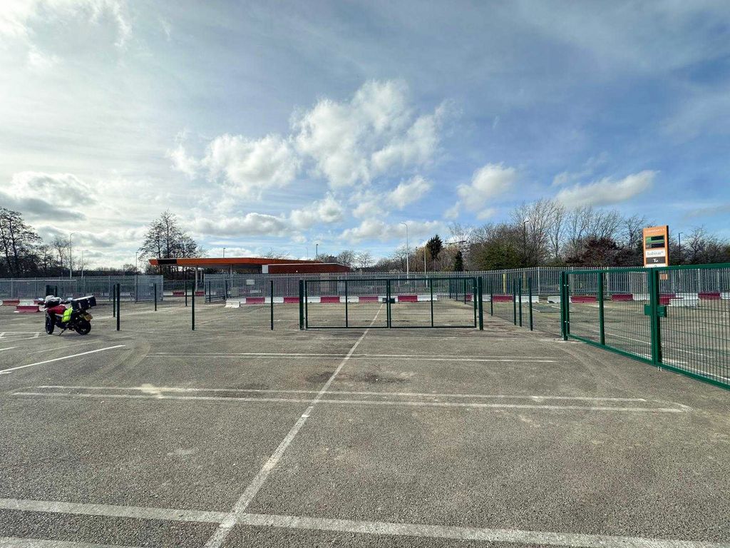 Property photo 1 of 6