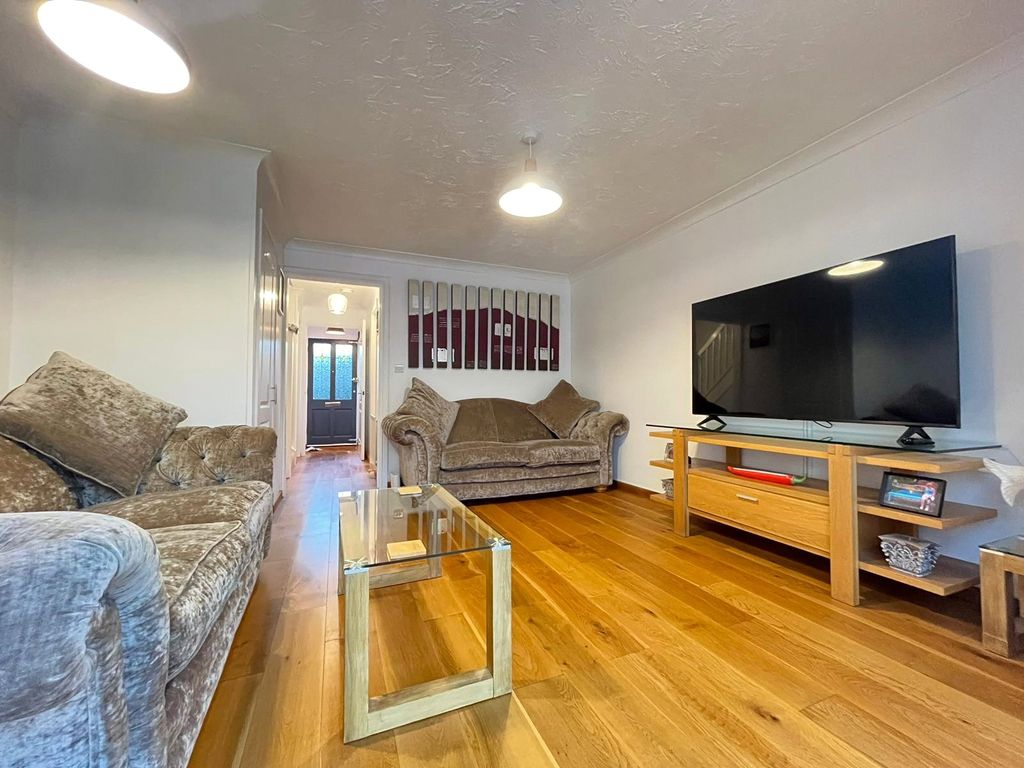 Property photo 2 of 14 Picture No. 33