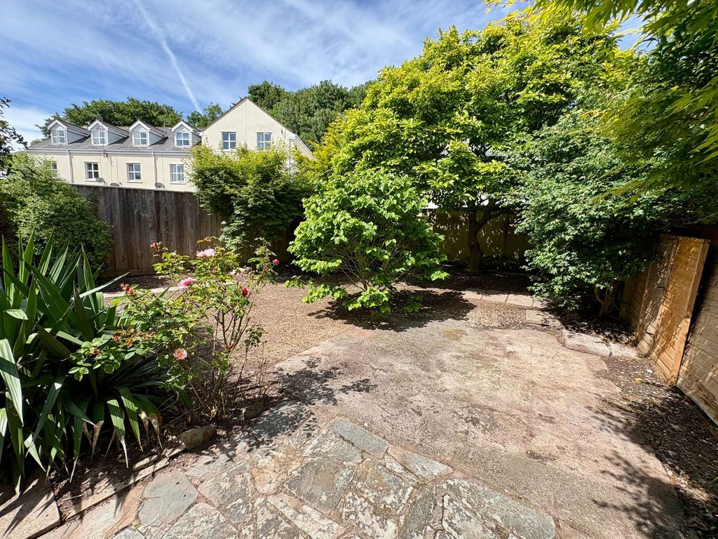 Property photo 2 of 24