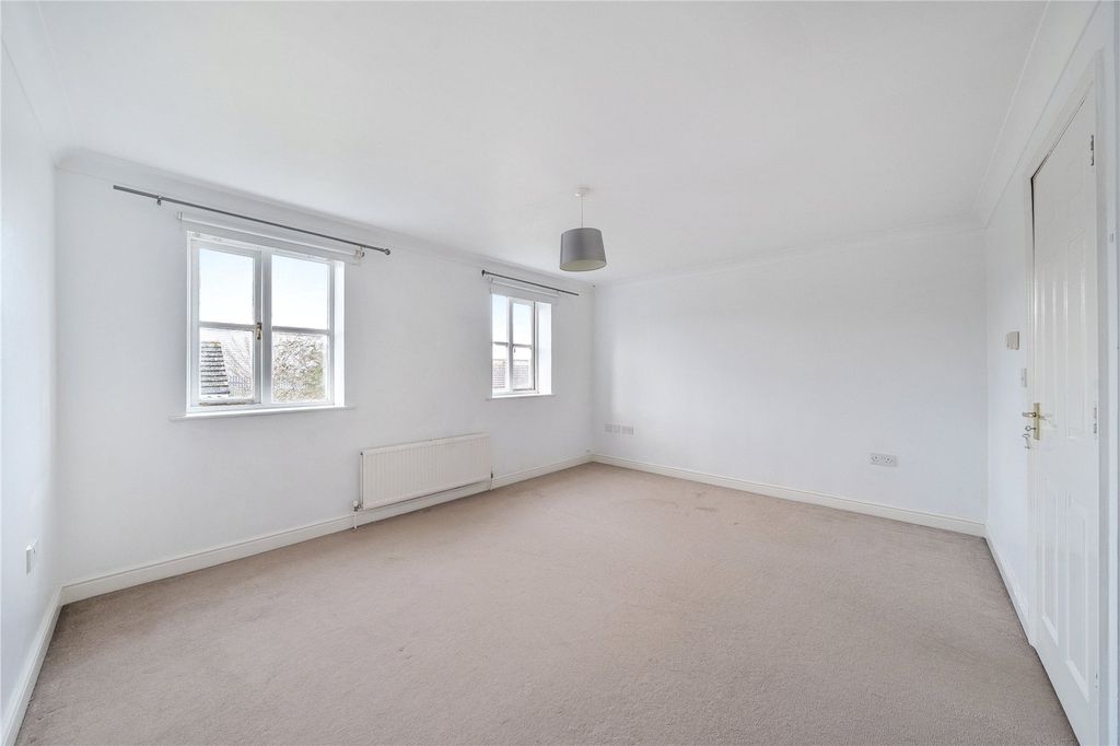 Property photo 3 of 19 Bedroom