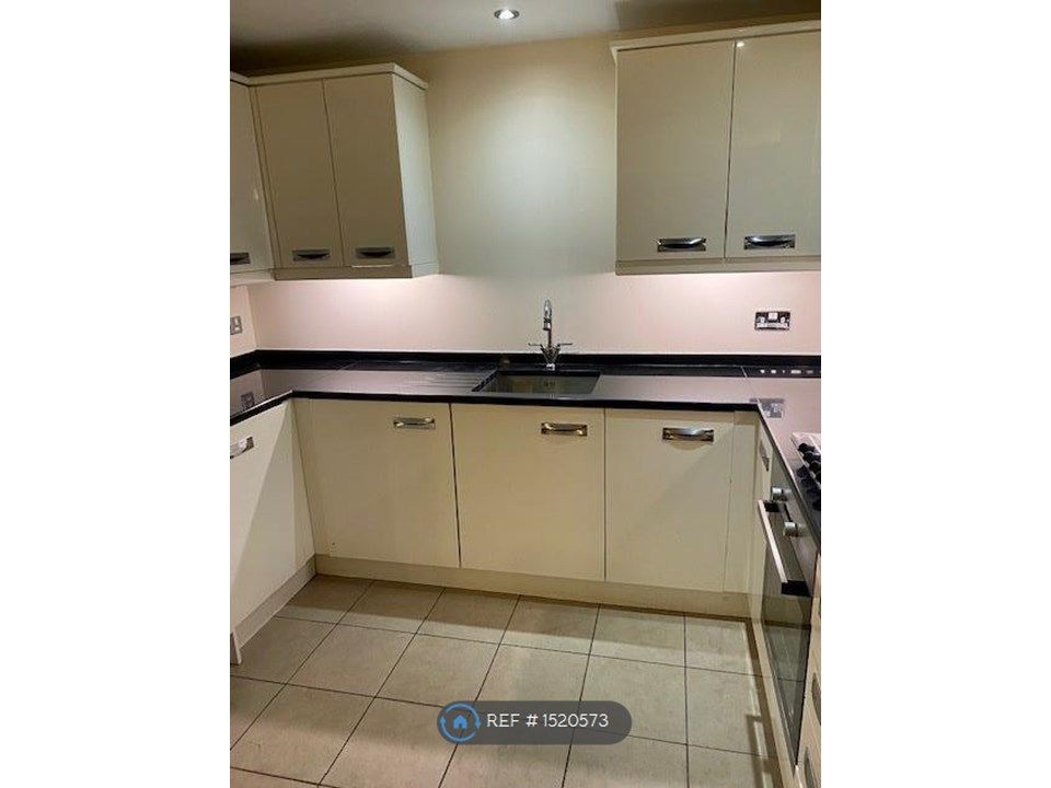 Property photo 2 of 18 Kitchen
