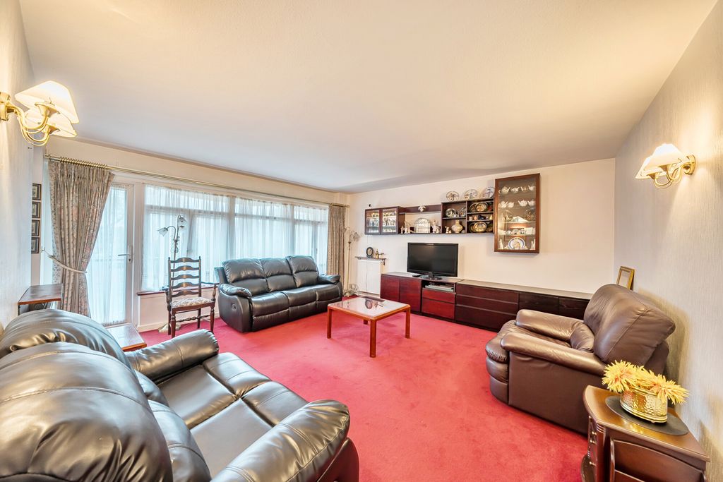 Property photo 3 of 17 1369655-16-68Fa58...