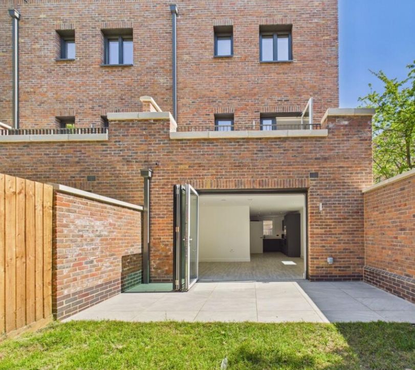 Property photo 1 of 15