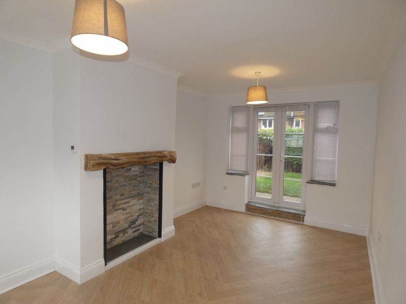 Property photo 2 of 14 Lounge