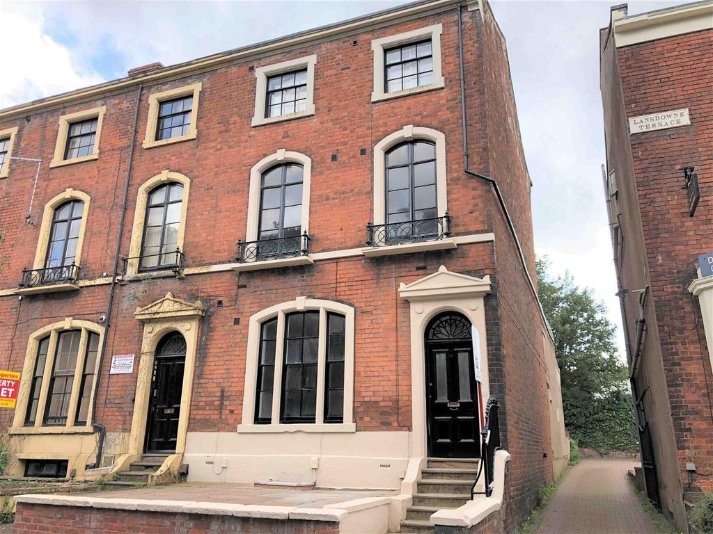 Property photo 1 of 8 Front