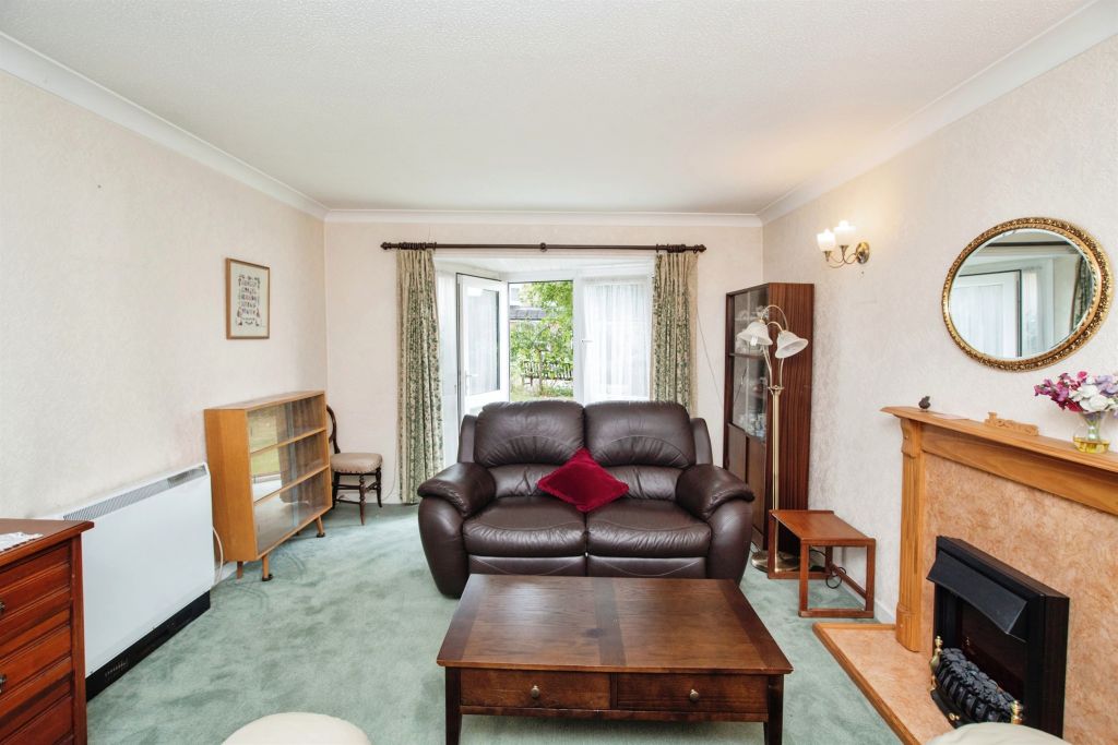Property photo 2 of 17