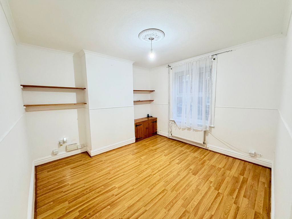 Property photo 2 of 14 Image