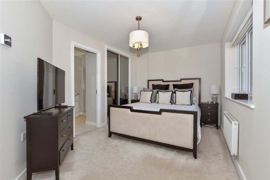 Property photo 2 of 17 Bedroom 1